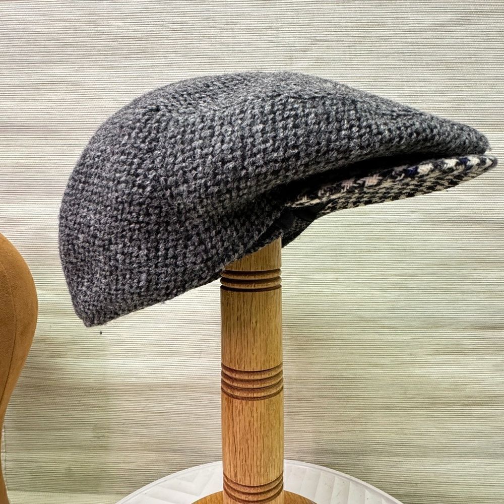 Wool flat cap with ear covers, made in Italy, 100% wool
